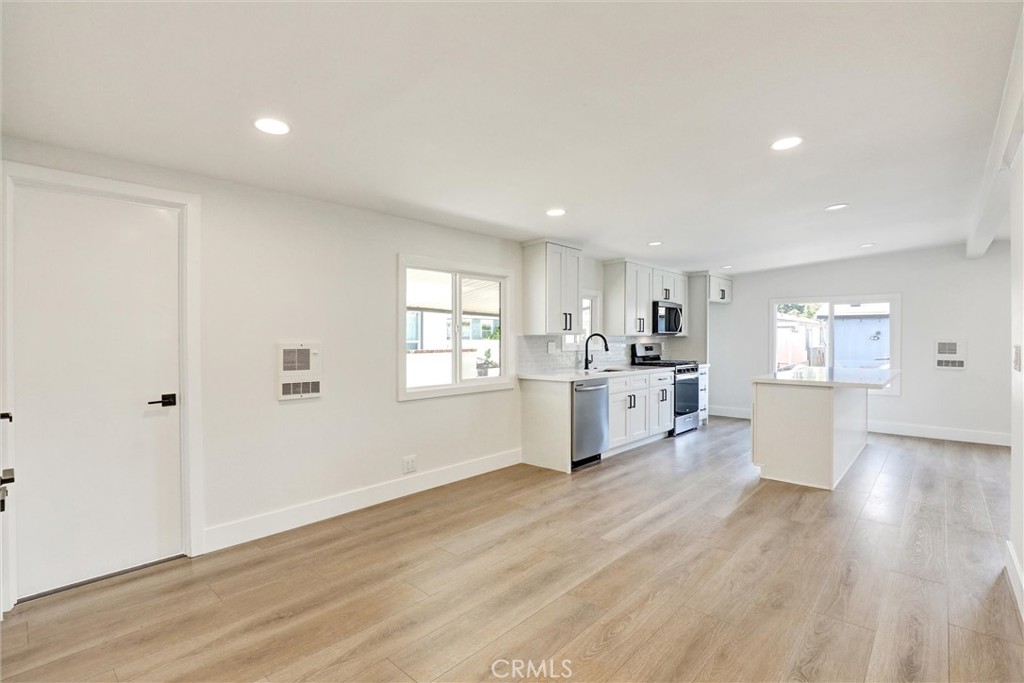 32742 Alipaz Street 23