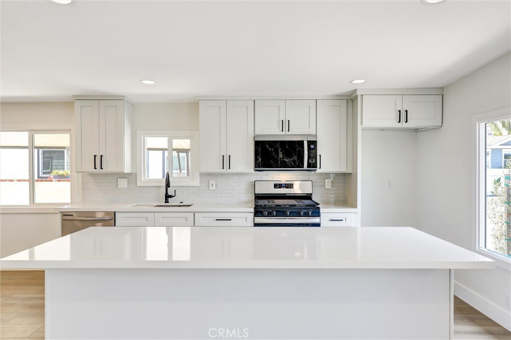 32742 Alipaz Street 23