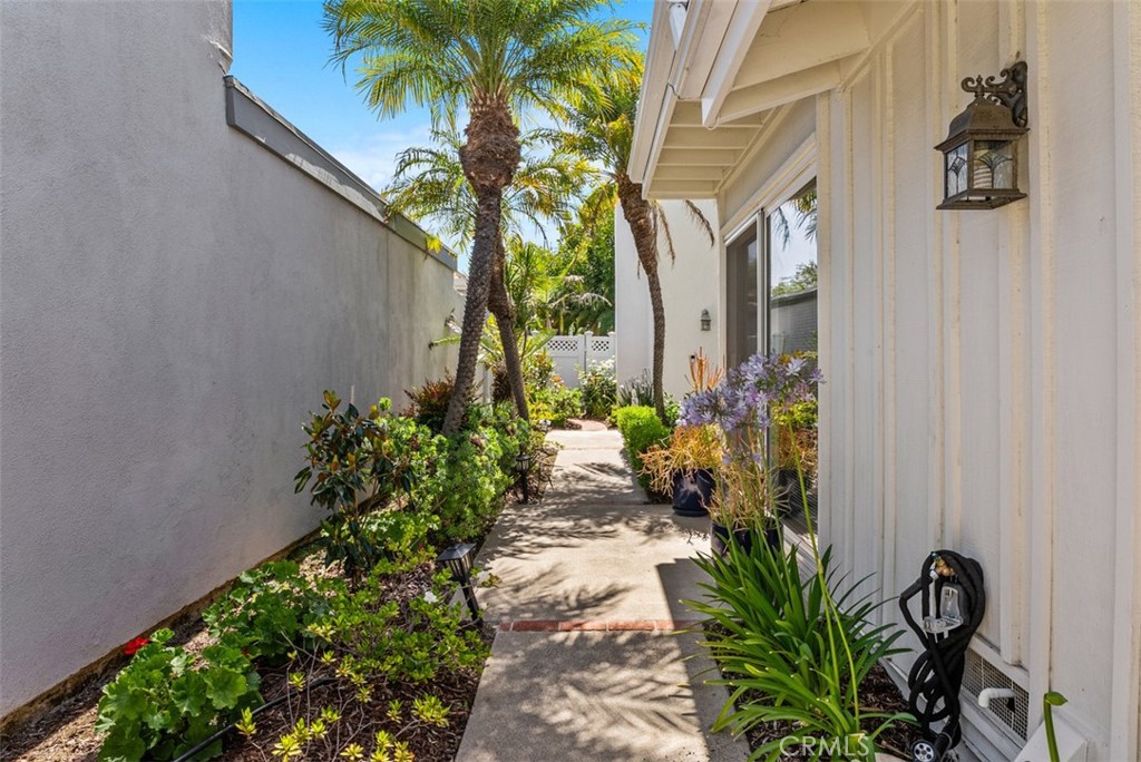 21791 Meadowview Lane