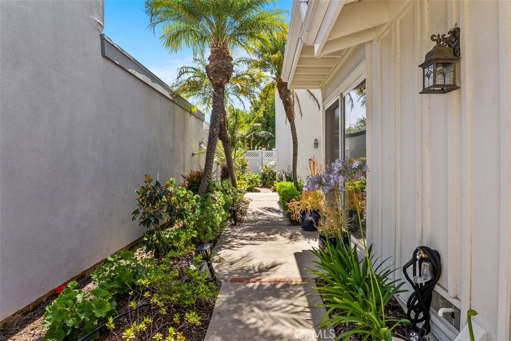 21791 Meadowview Lane