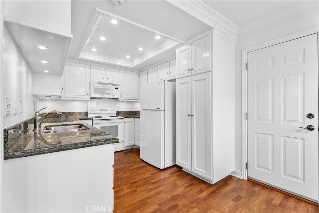 21791 Meadowview Lane