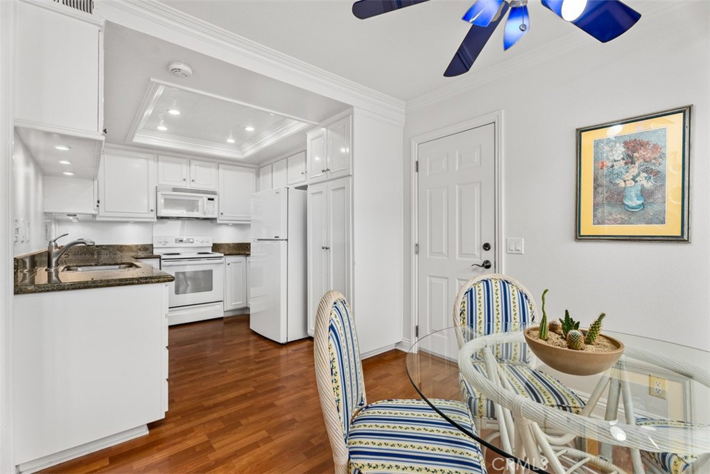 21791 Meadowview Lane