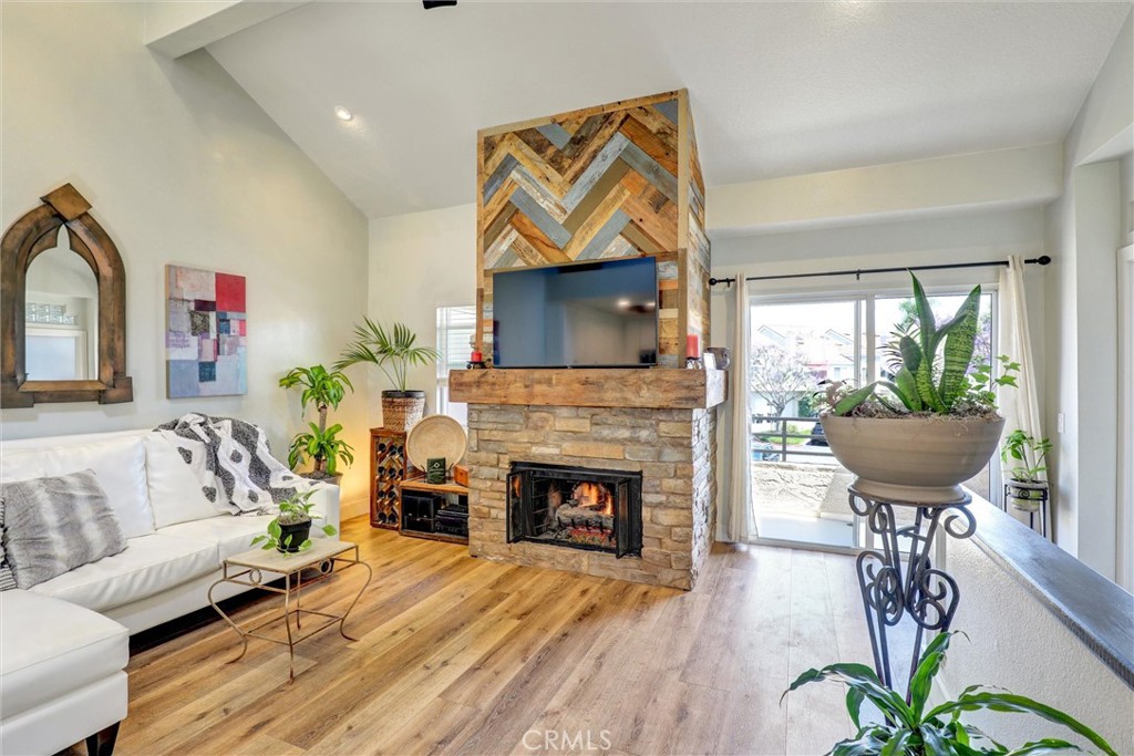 25072 Leucadia Street E