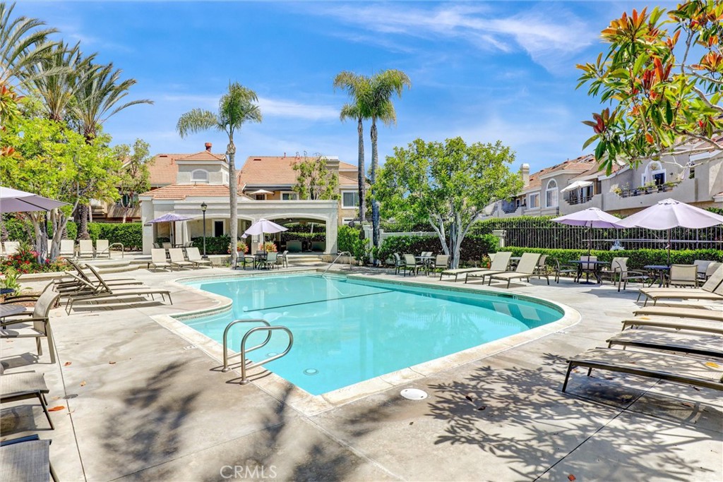 25072 Leucadia Street E