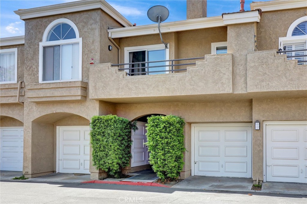 25072 Leucadia Street E