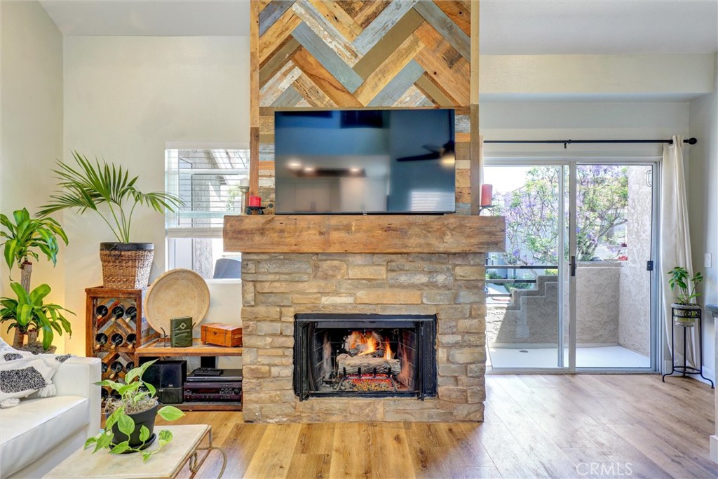 25072 Leucadia Street E