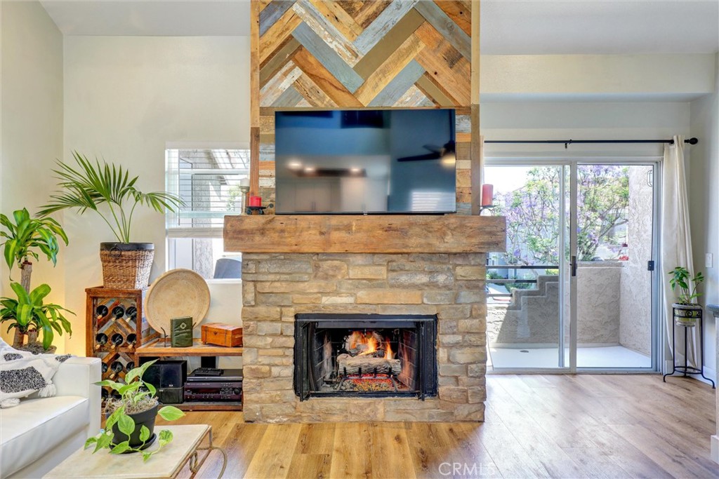 25072 Leucadia Street E