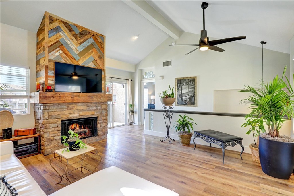 25072 Leucadia Street E