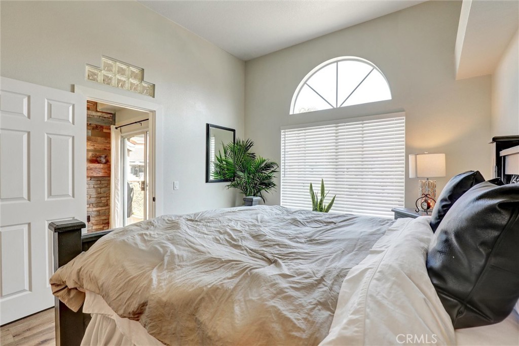 25072 Leucadia Street E