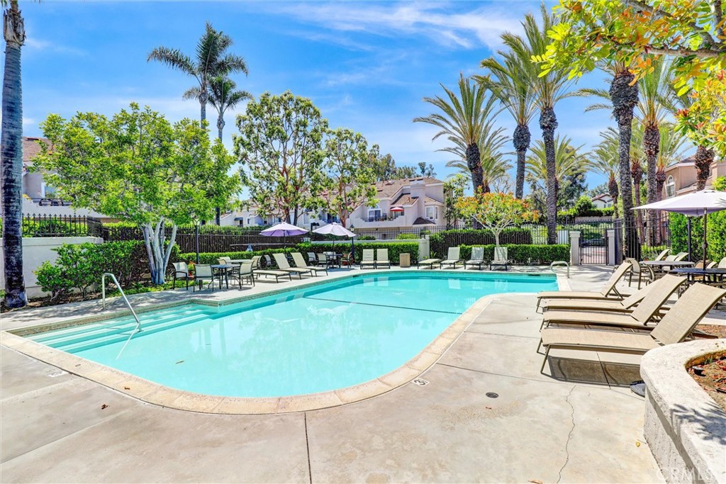 25072 Leucadia Street E