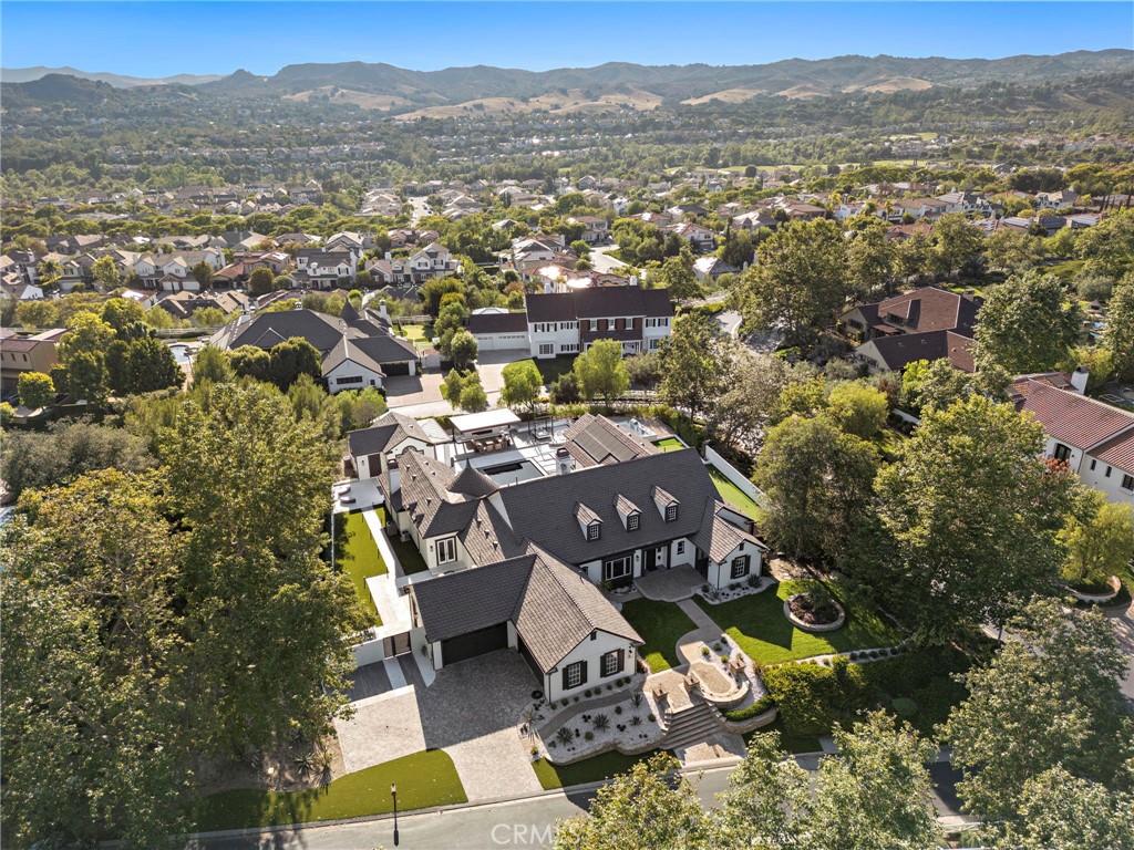 1 Falconridge Drive