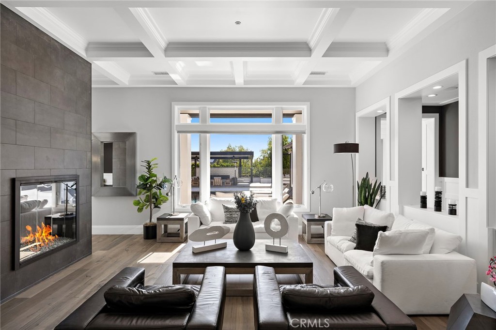 1 Falconridge Drive