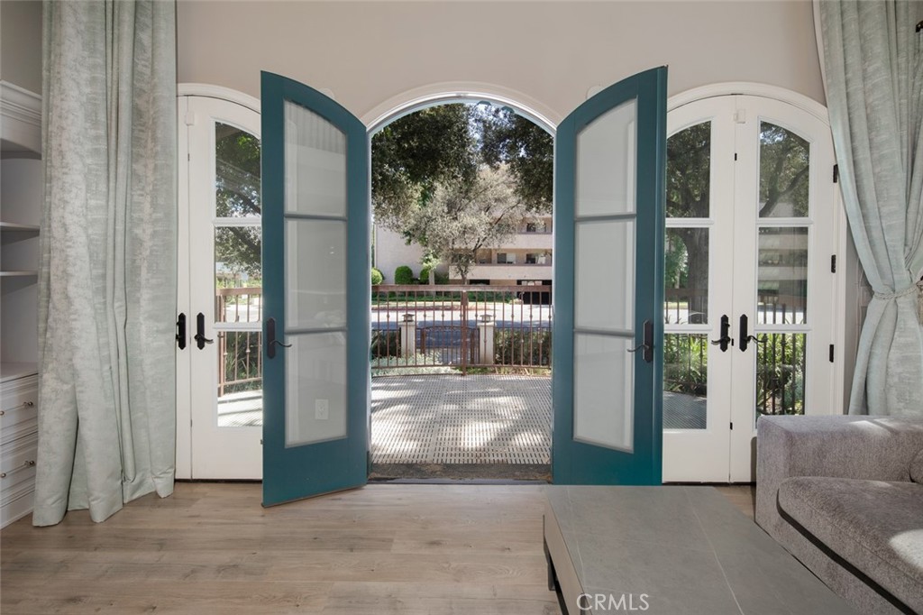 188 S Sierra Madre Boulevard 8