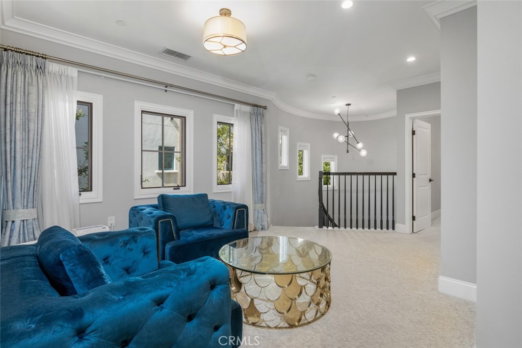 188 S Sierra Madre Boulevard 8