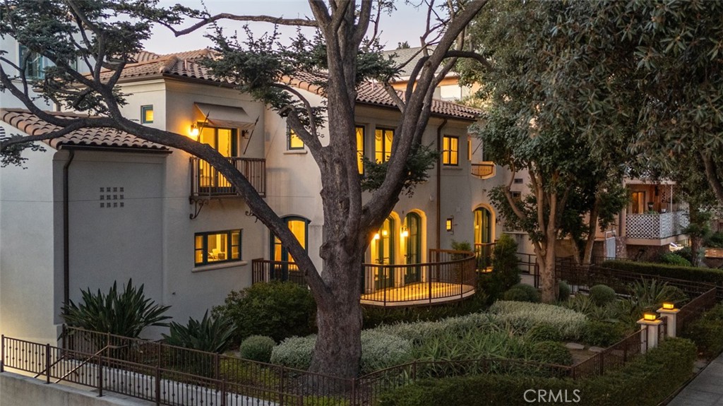 188 S Sierra Madre Boulevard 8