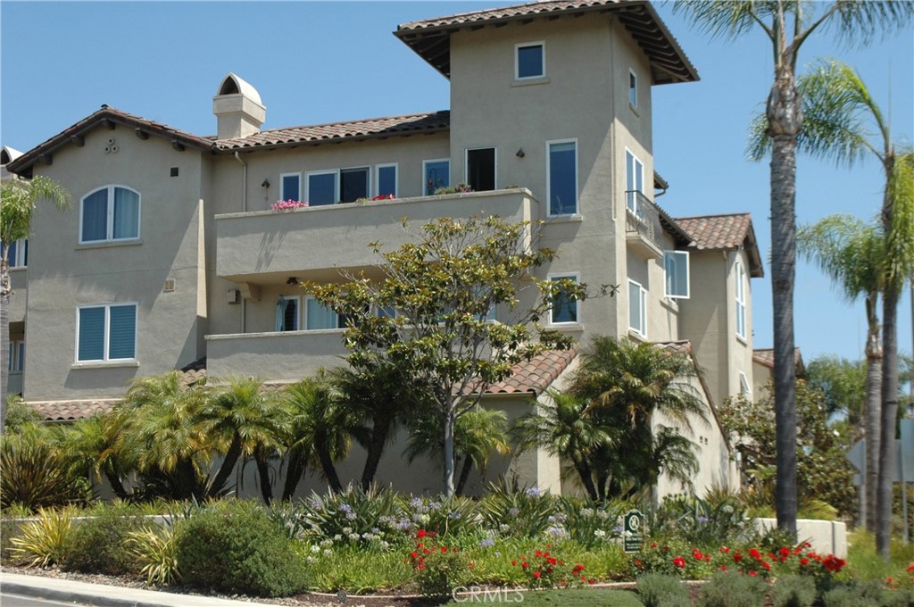 543 LAGUNA Drive