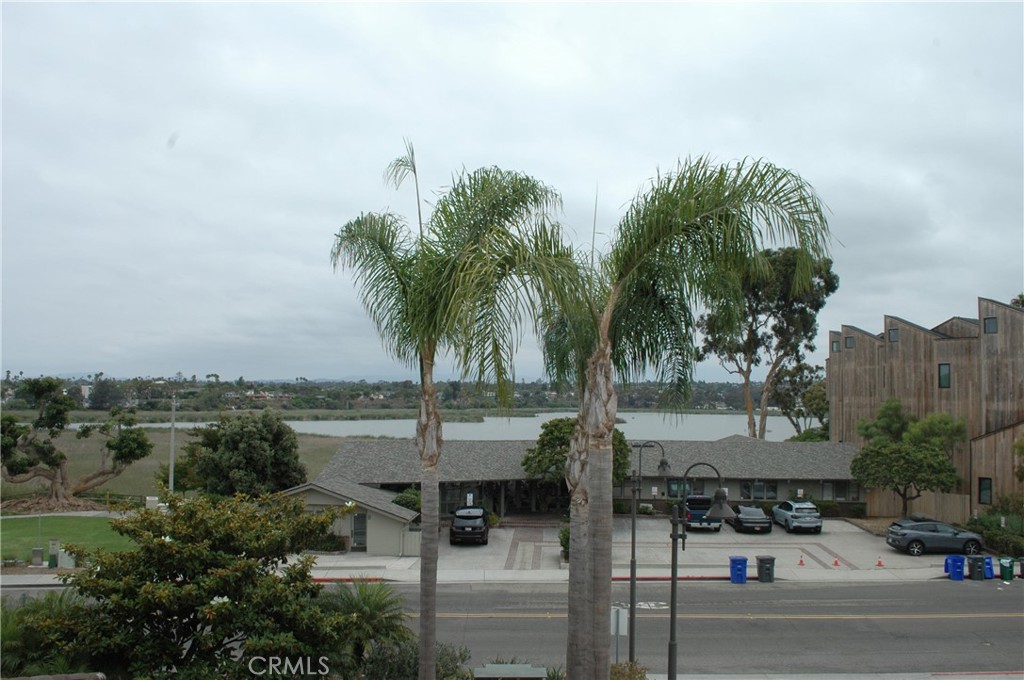 543 LAGUNA Drive