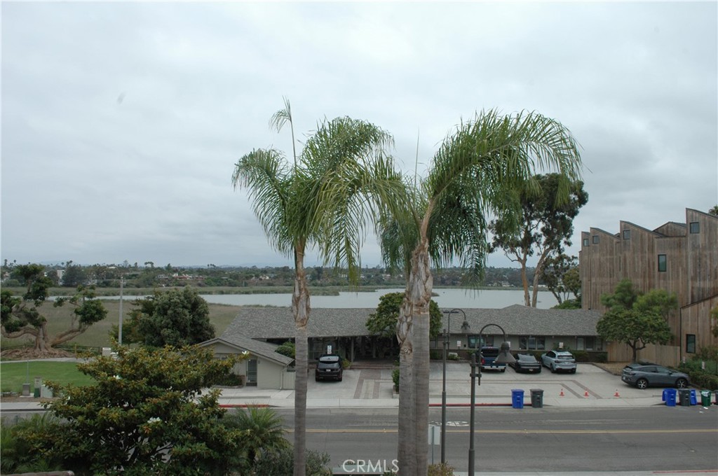 543 LAGUNA Drive