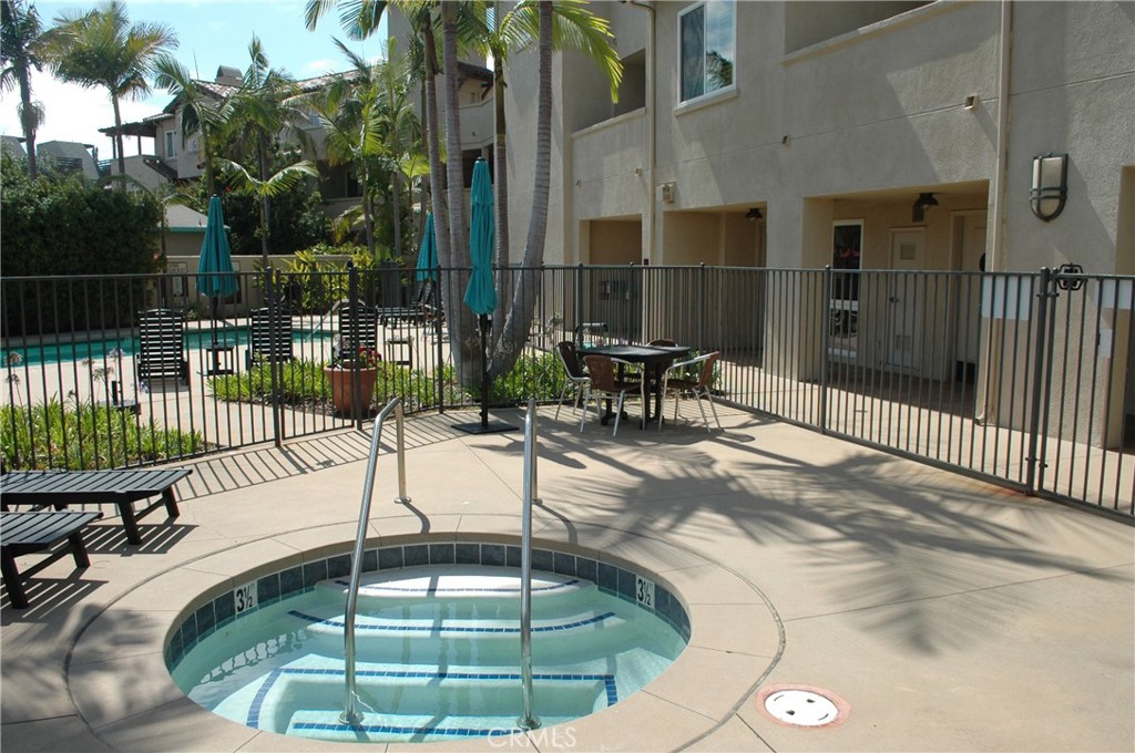 543 LAGUNA Drive