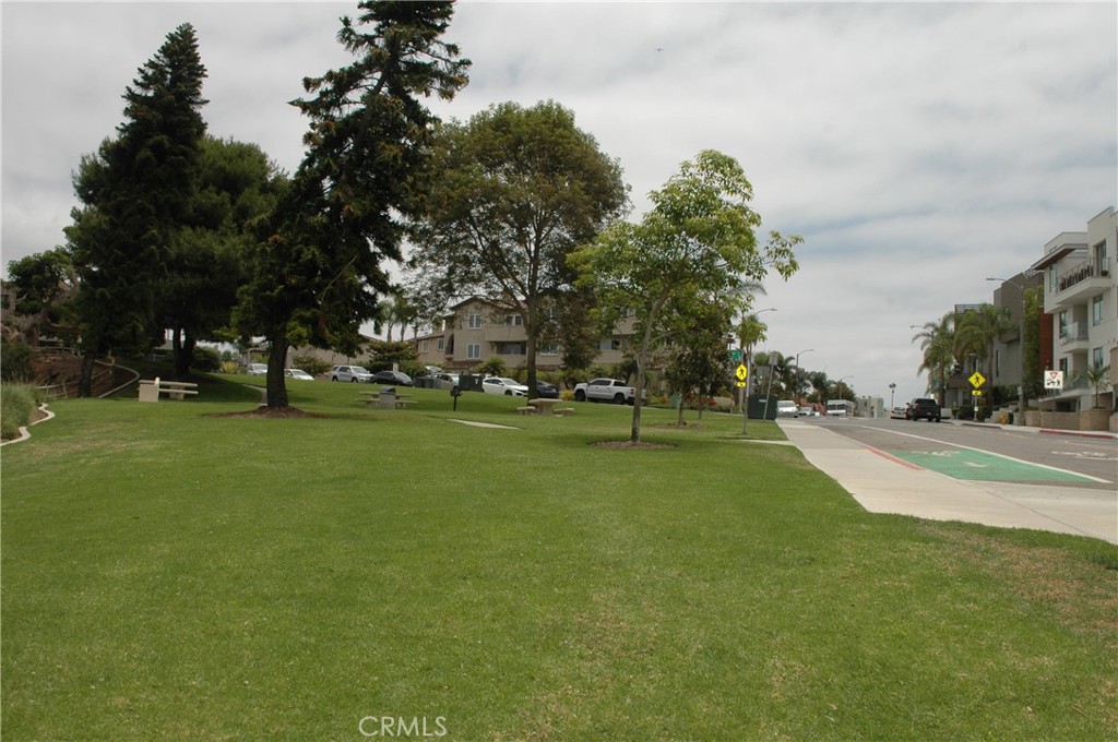 543 LAGUNA Drive