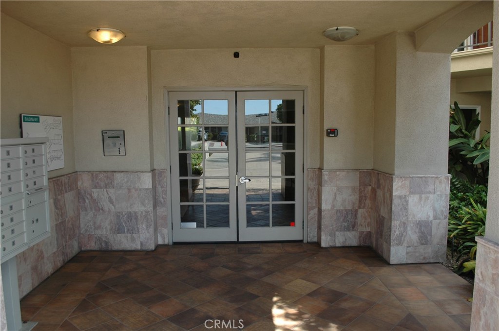 543 LAGUNA Drive