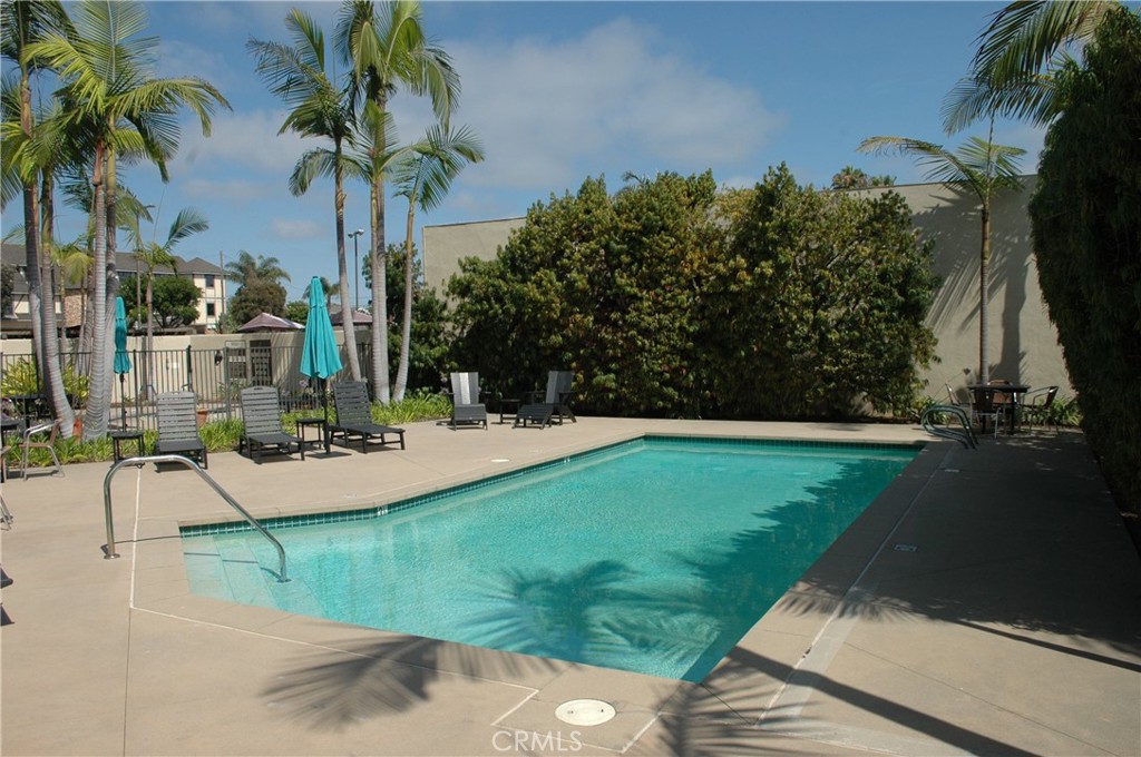 543 LAGUNA Drive