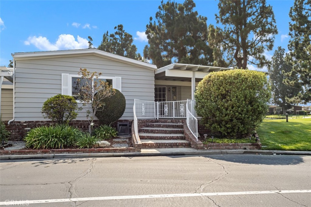 14000 Lake View Dr