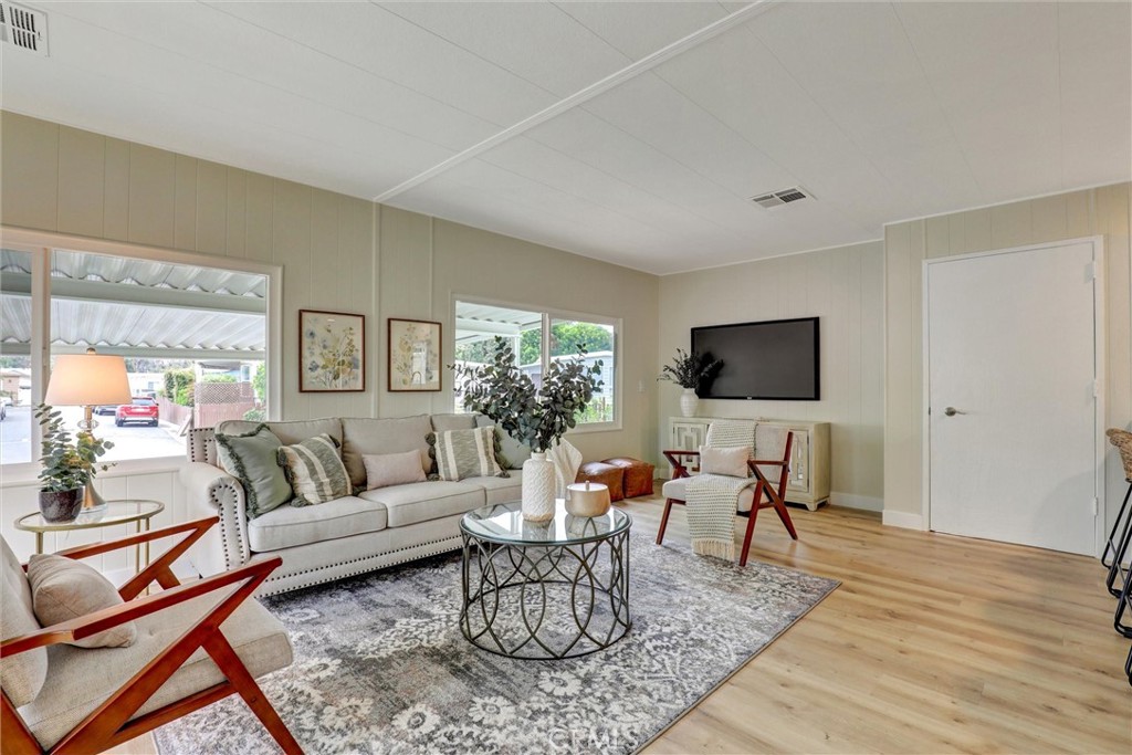 32742 Alipaz Street 94