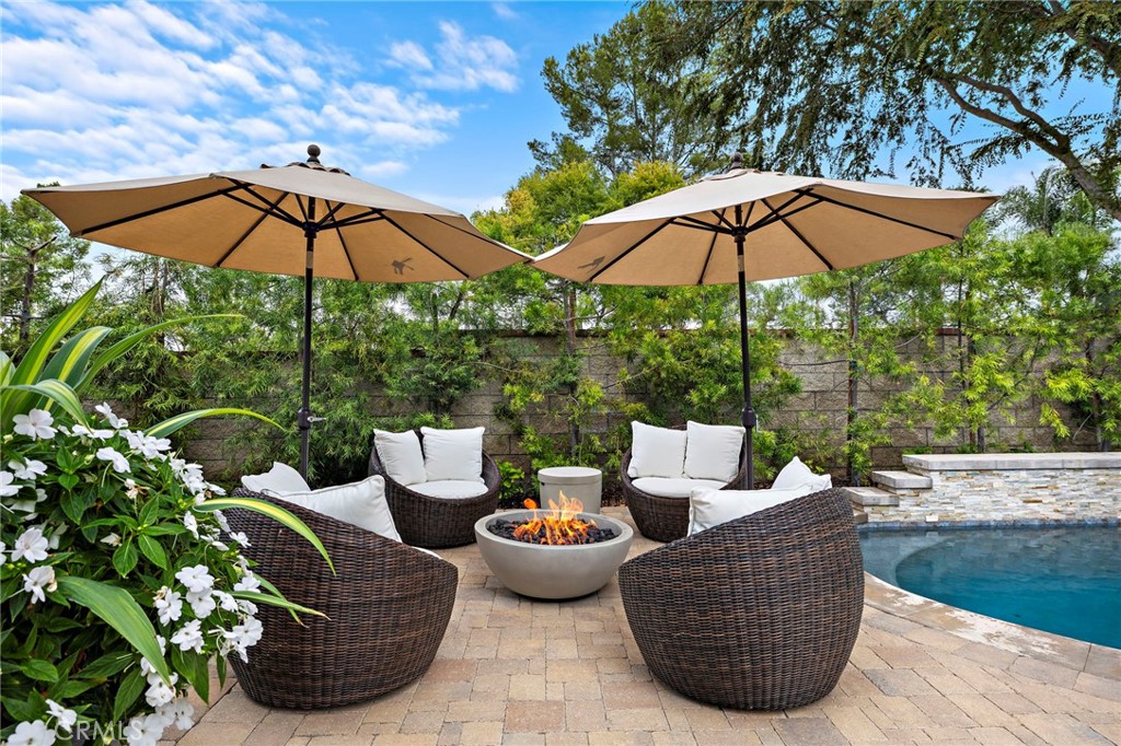 22202 Crystal Pond