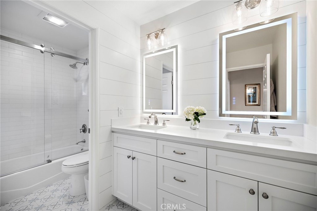 22202 Crystal Pond