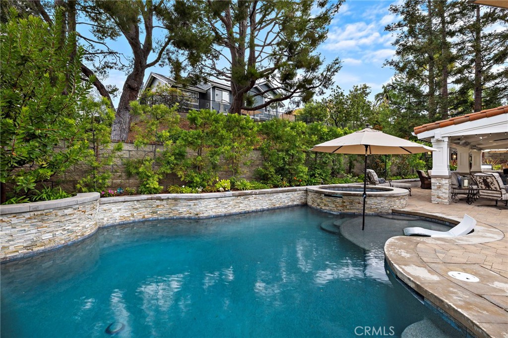 22202 Crystal Pond