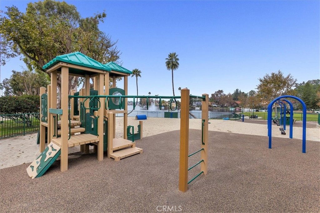 24946 Ravenswood
