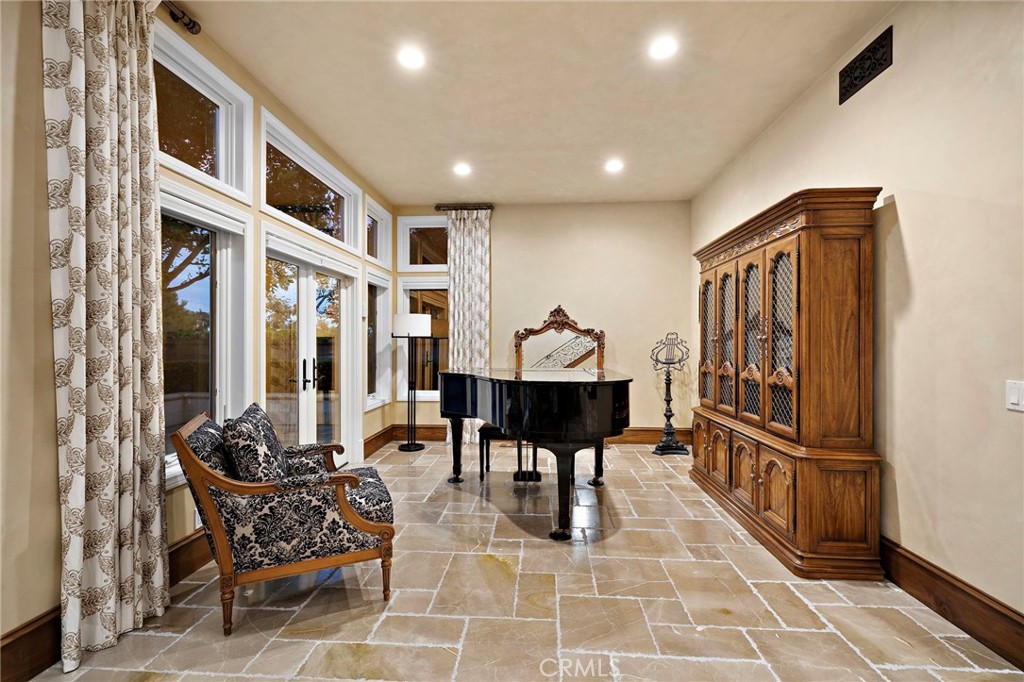 35 Emerald Glen