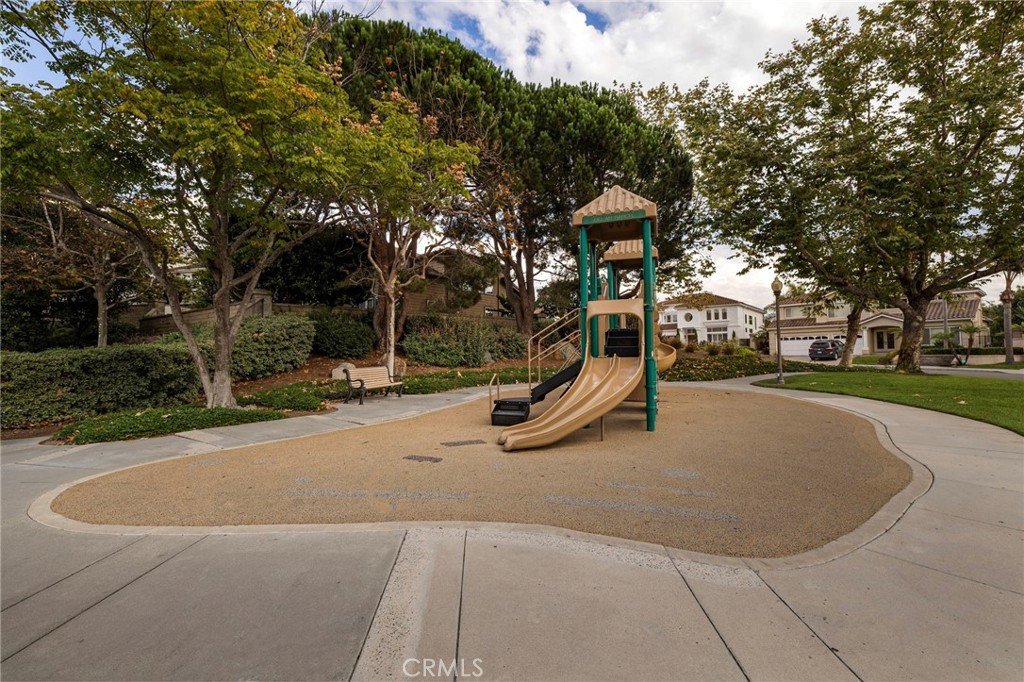 35 Emerald Glen