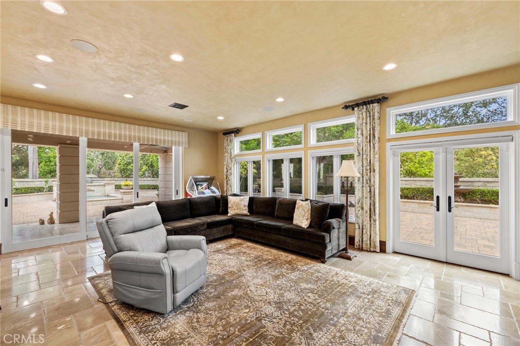 35 Emerald Glen