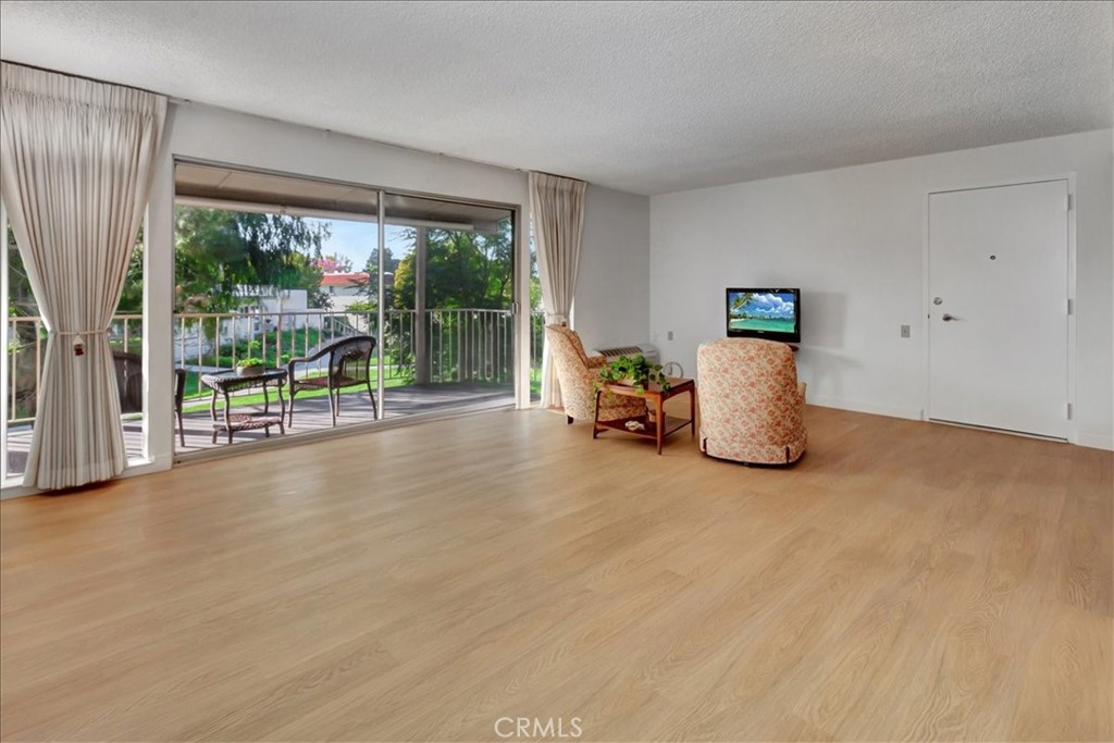 271 Avenida Sevilla O