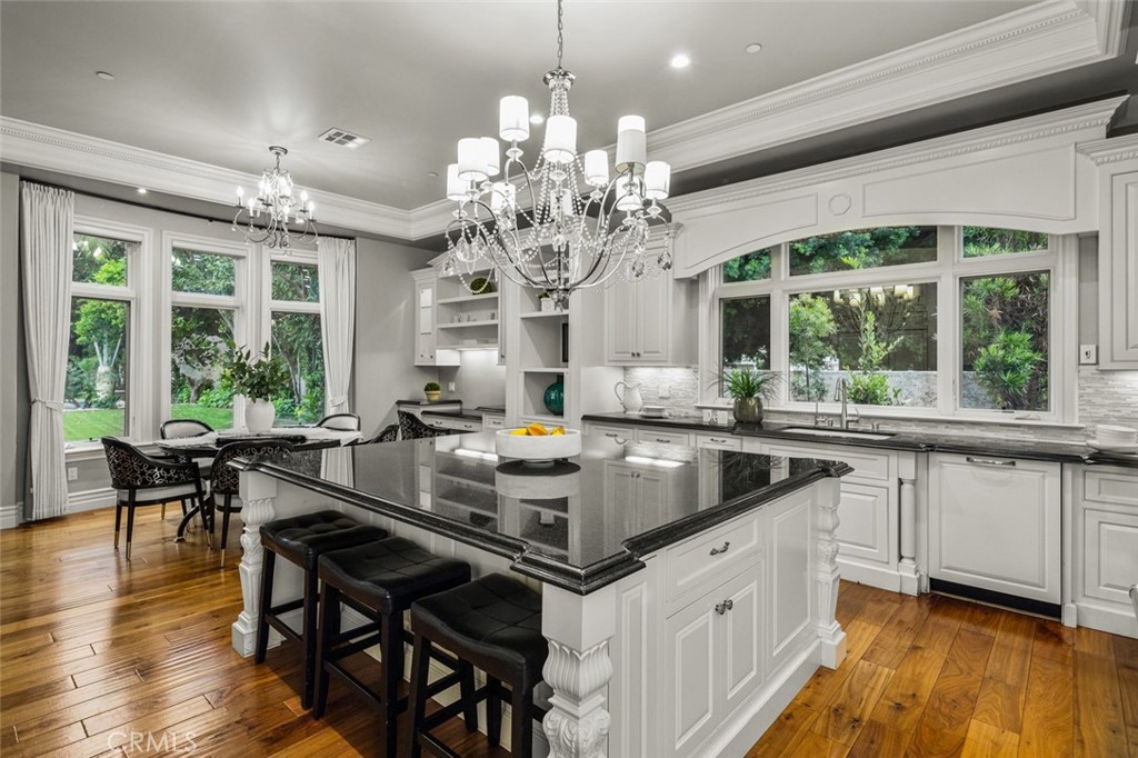 1122 S Santa Anita Avenue