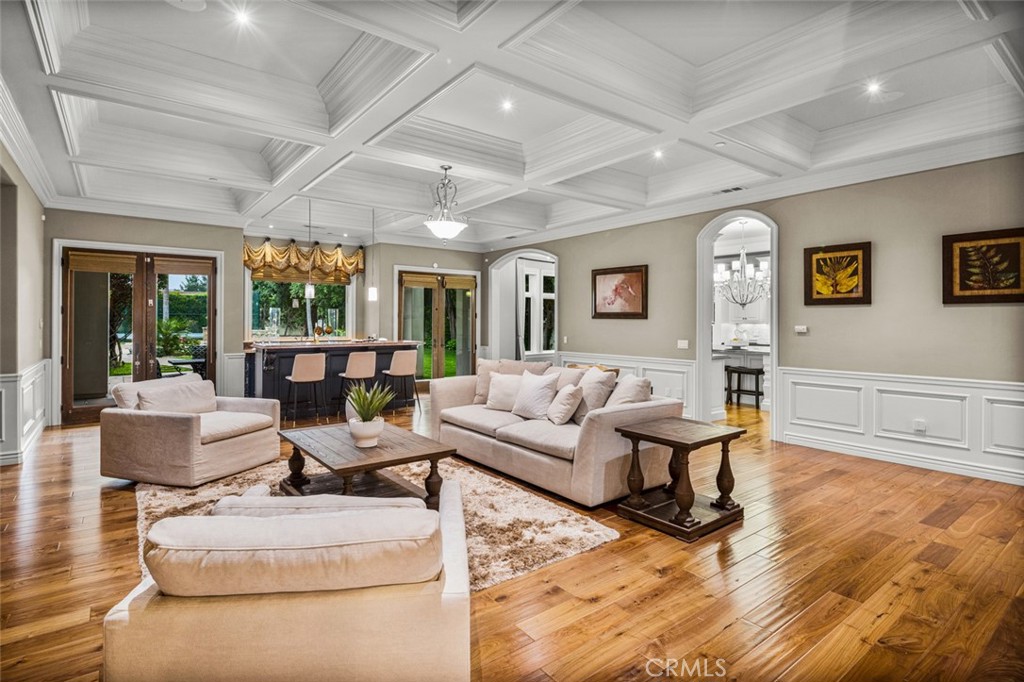 1122 S Santa Anita Avenue