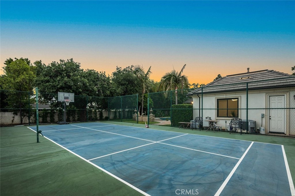 1122 S Santa Anita Avenue