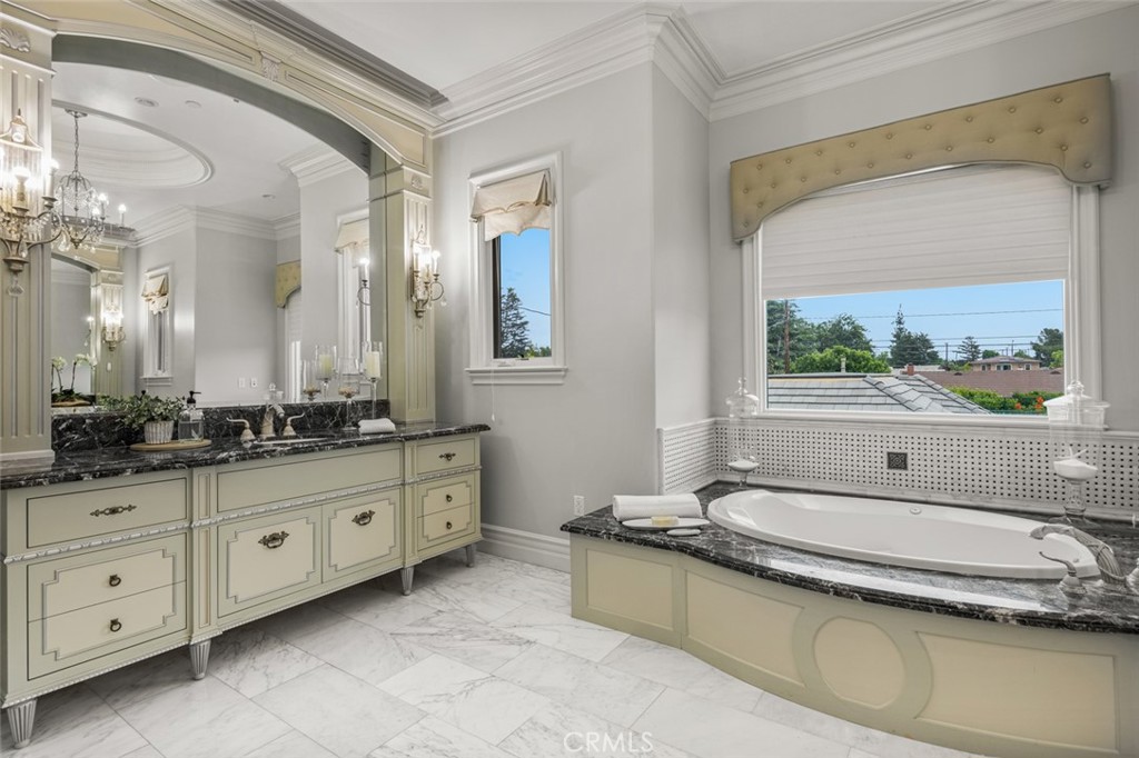 1122 S Santa Anita Avenue