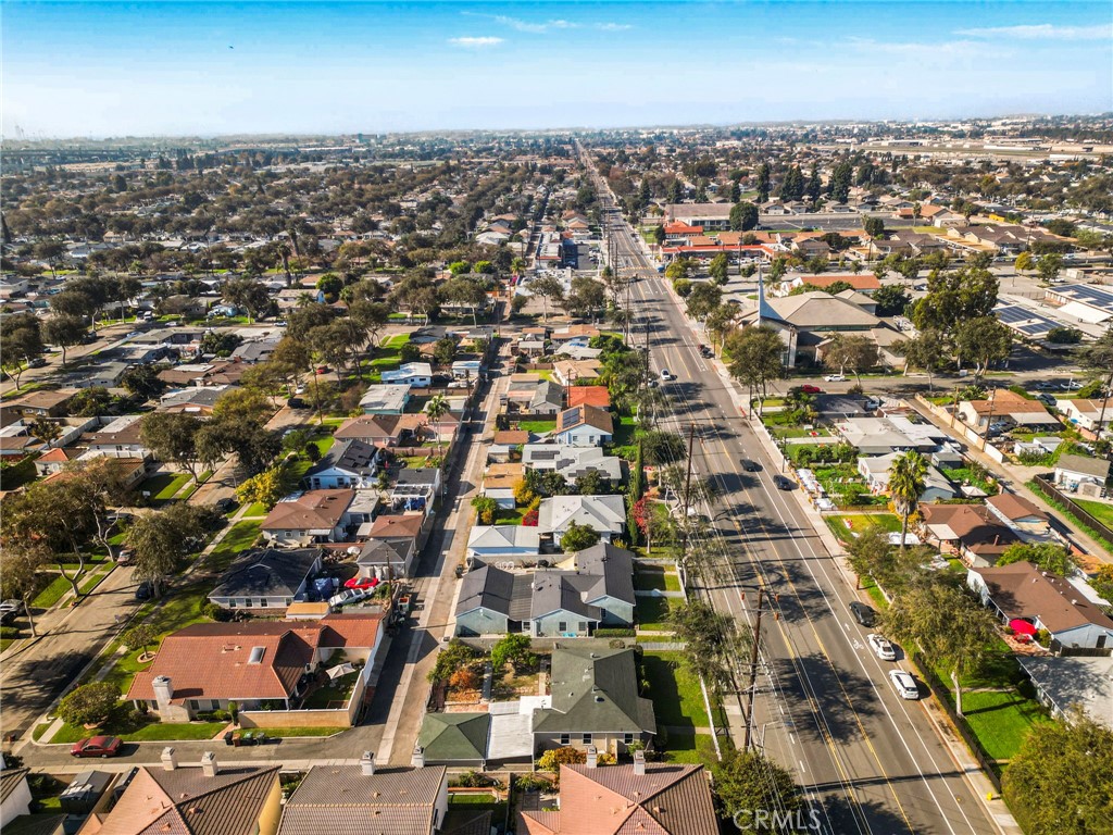 2100 W Valencia Drive