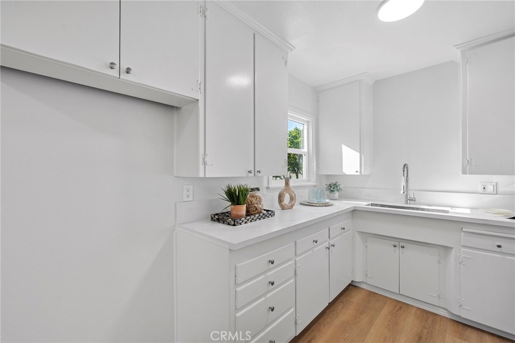 2100 W Valencia Drive