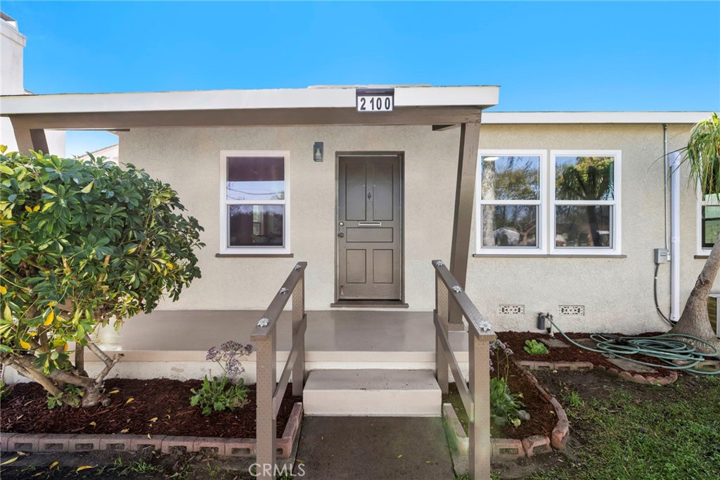 2100 W Valencia Drive