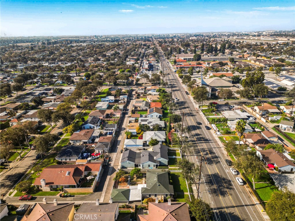 2100 W Valencia Drive