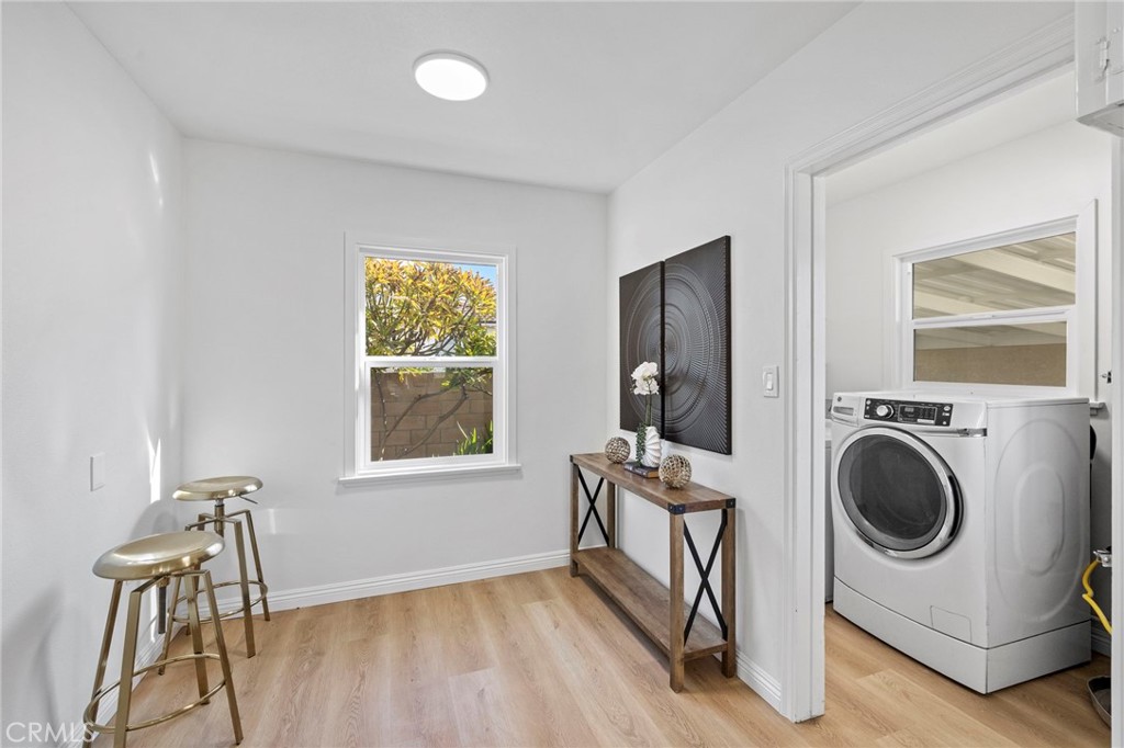 2100 W Valencia Drive