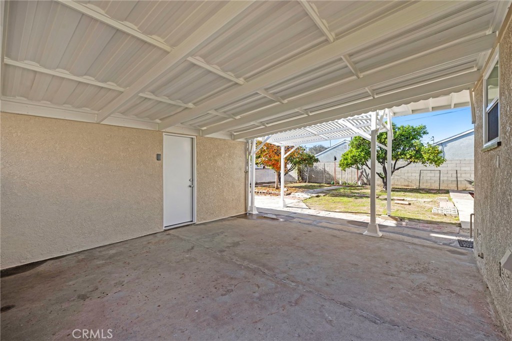 2100 W Valencia Drive