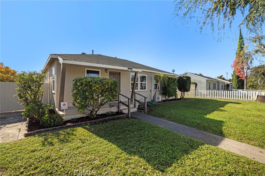 2100 W Valencia Drive