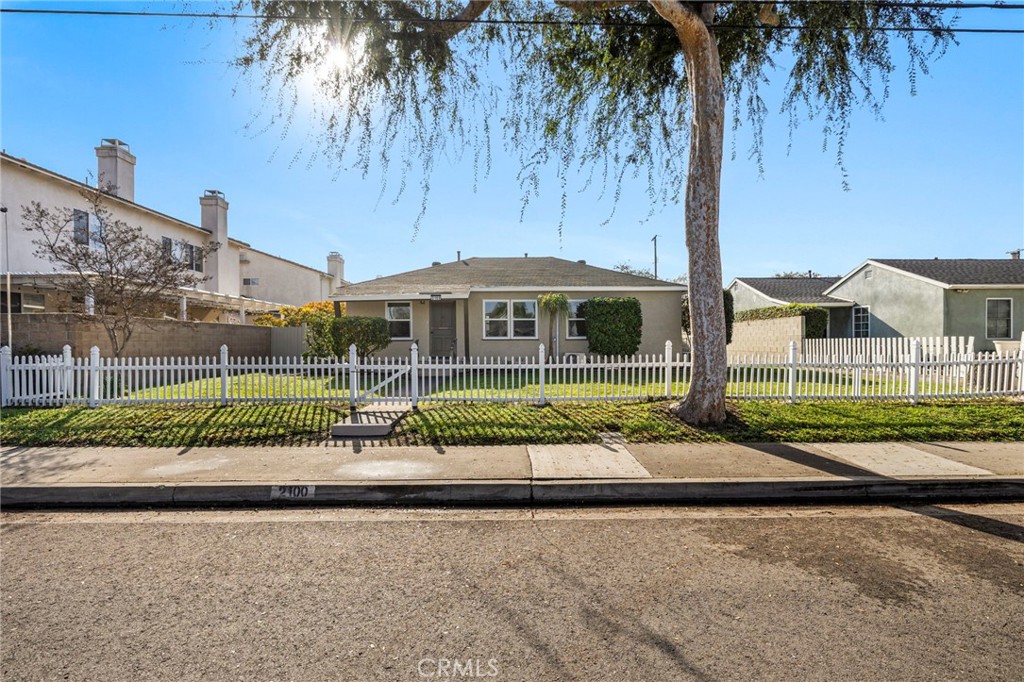 2100 W Valencia Drive