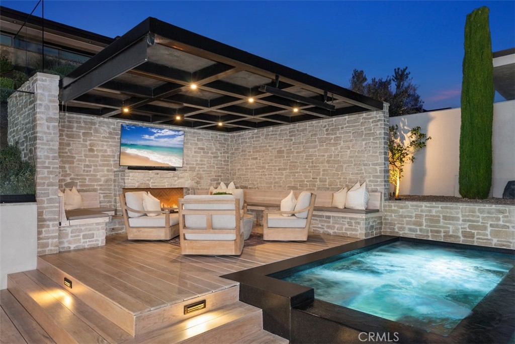 92 Monarch Bay