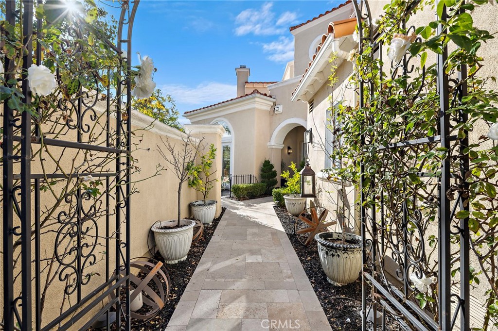 11 Avenida La Promesa